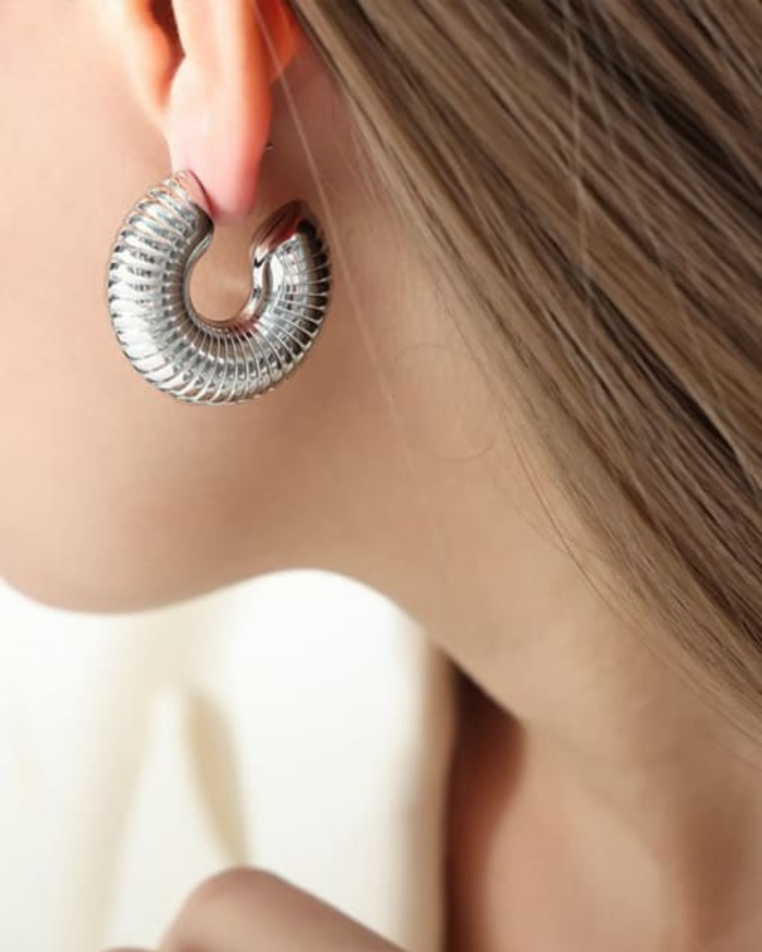 Amara Ribbed Hoops Silver