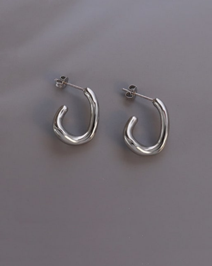 Thea Mini Hoops in Silver