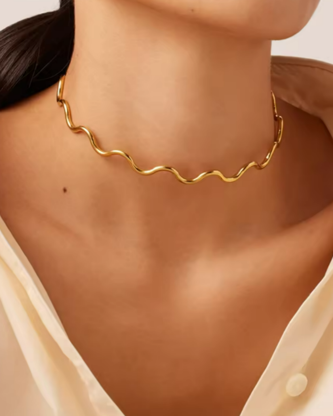 Alexandria Wave Choker in Gold