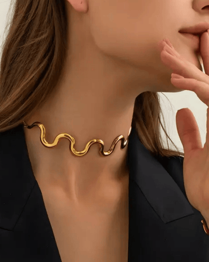 Allegra Wavy Choker