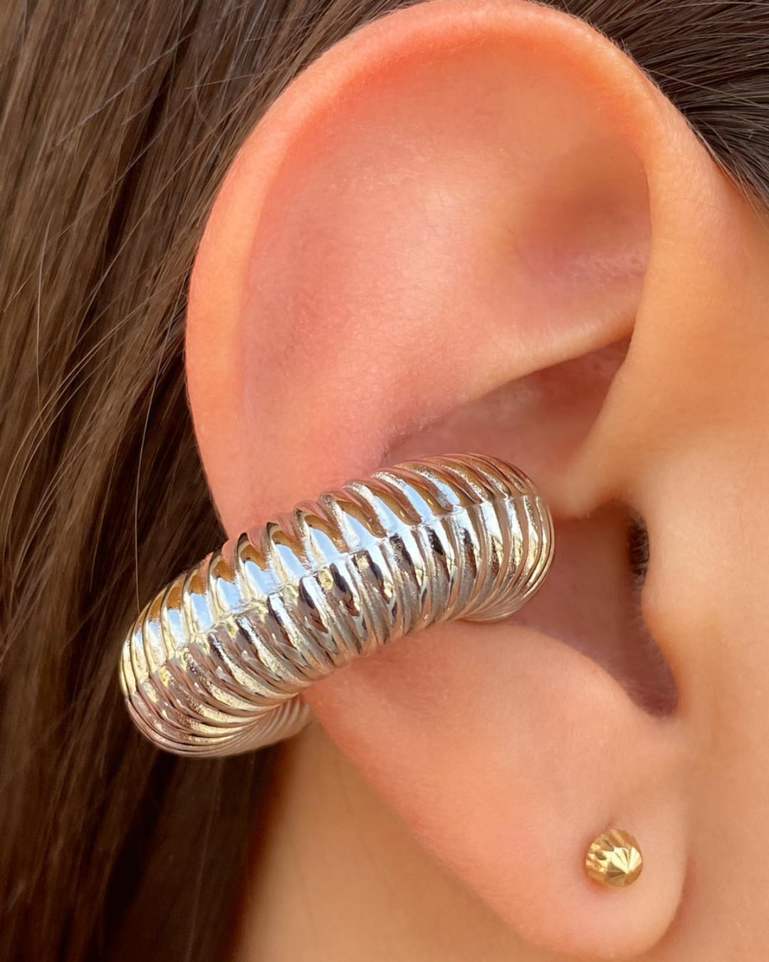 Amara Ribbed Earcuff in Silver